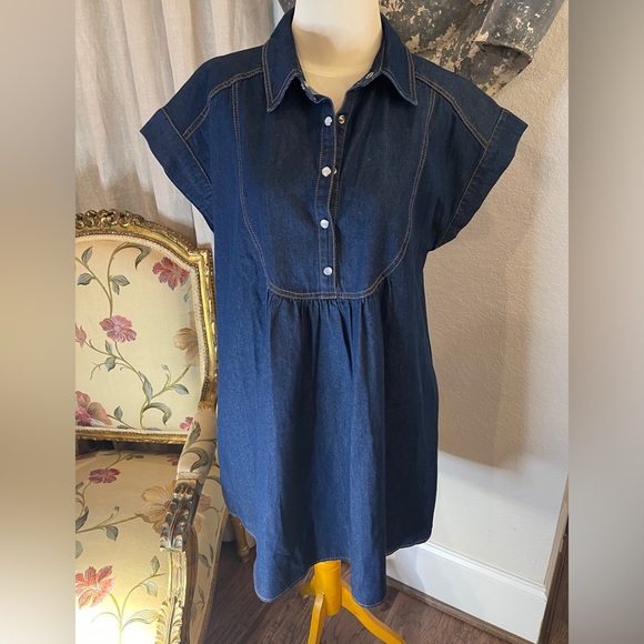 entro Dresses & Skirts - Entro Denim Button Collared Double Stiched Dress Medium NWT